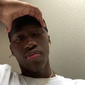 Meet your Posher, Max